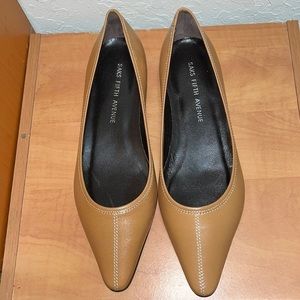 Saks Fifth Avenue leather flat shoes size 6 1/2 B